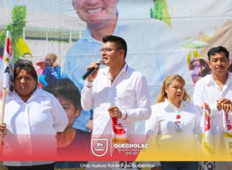 José Alejandro Martínez Fuentes da banderazo de Arranque de obra en Santa Catarina Villanueva.