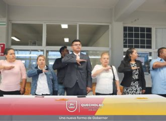 José Alejandro Martínez Fuentes acude a la Clausura del Bachillerato General José María Morelos y Pavón en Palmarito Tochapan.