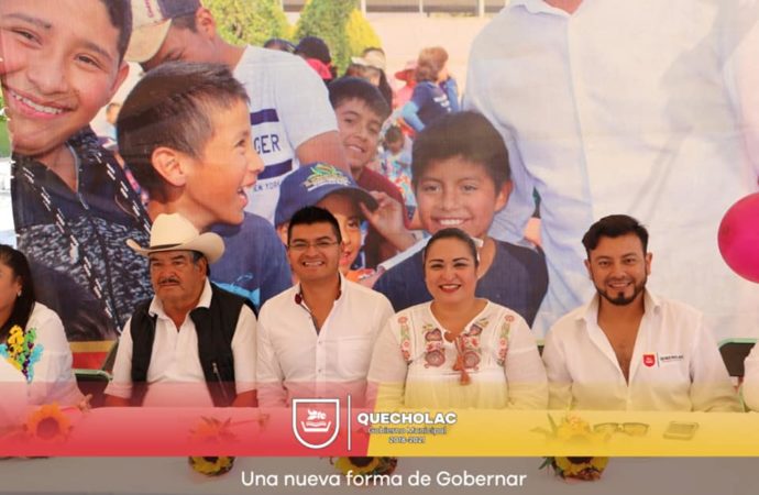Desfile de Primavera en la comunidad de Palmarito Tochapan.
