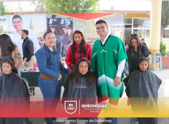 José Alejandro Martínez Fuentes en los trabajos coordinados con la Presidenta del sistema DIF la Lic. Areli Barrera llevaron a cabo «la Jornada de Corte de Cabello en Escuelas».