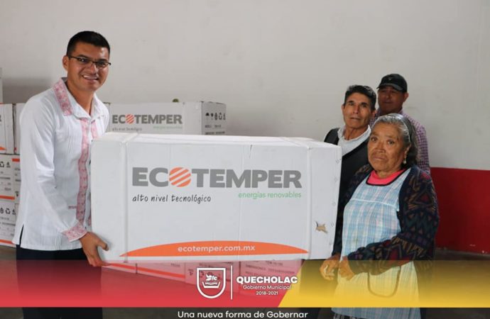 José Alejandro Martínez Fuentes hizo entrega de más de 40 calentadores solares a Familias del Municipio.