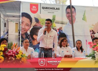 José Alejandro Martínez Fuentes celebra con un Gran Desfile Deportivo, el 109 Aniversario de la Revolución Mexicana en Quecholac.