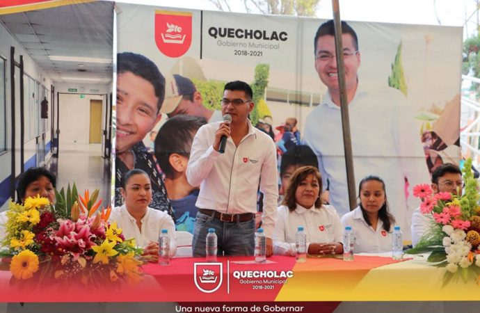 José Alejandro Martínez Fuentes celebra con un Gran Desfile Deportivo, el 109 Aniversario de la Revolución Mexicana en Quecholac.