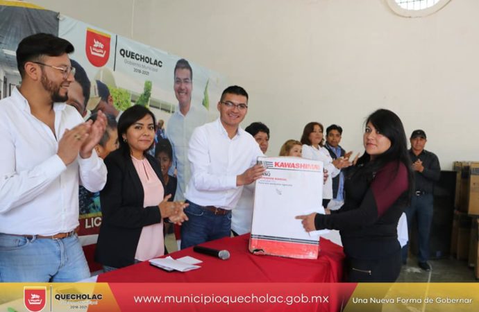 José Alejandro Martínez Fuentes Entregó más de 150 bombas a Agricultores del Municipio.