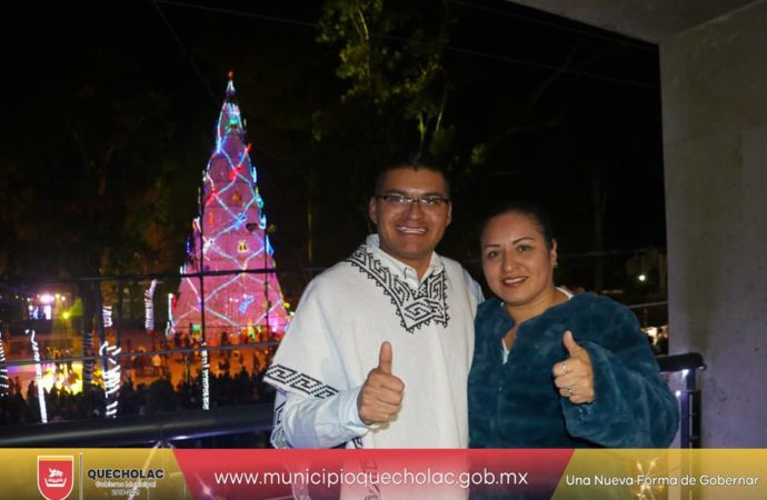 José Alejandro Martínez Fuentes arrancó los Festejos Decembrinos en el zócalo Municipal.