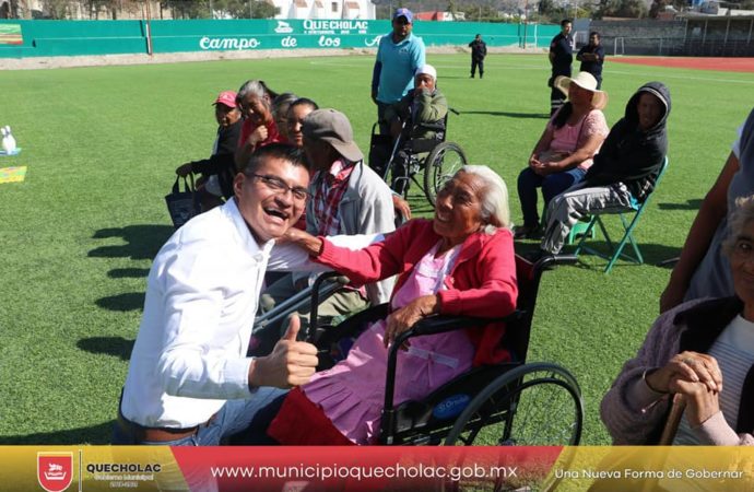 José Alejandro Martínez Fuentes celebró el Día Internacional de la Discapacidad en Quecholac.
