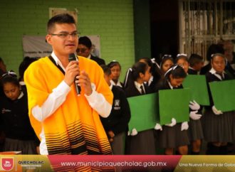 José Alejandro Martínez Fuentes fue padrino del XX Aniversario de la fundación de la Secundaria Nicolás Bravo en San Simón de Bravo.