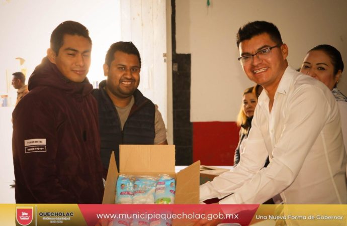 José Alejandro Martínez F. «Benefició con 2 mil litros a más de 80 familias en Quecholac».