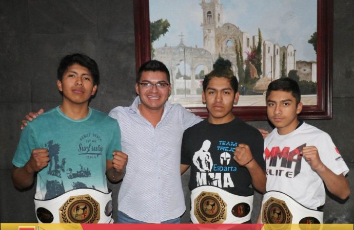 José Alejandro Martínez Fuentes Festeja el triunfo de los 3 Campeones de la FMKF originarios de Quecholac.
