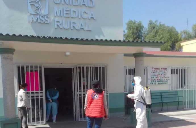 José Alejandro Martínez Fuentes Sanitiza el Sector Salud del Municipio de Quecholac.
