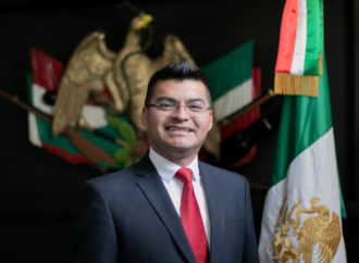 José Alejandro Martínez Fuentes condonará los pagos a los comerciantes del Mercado Municipal.