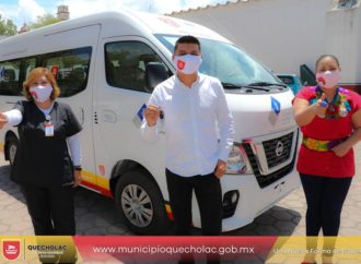 José Alejandro Martínez Fuentes hizó entrega de una unidad nueva a la Dirección de DIF.