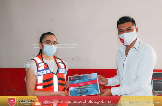 José Alejandro Martínez Fuentes lleva a cabo una capacitación en Gestión Integral de Riesgo y Elaboración de Programas Internos de Protección Civil.