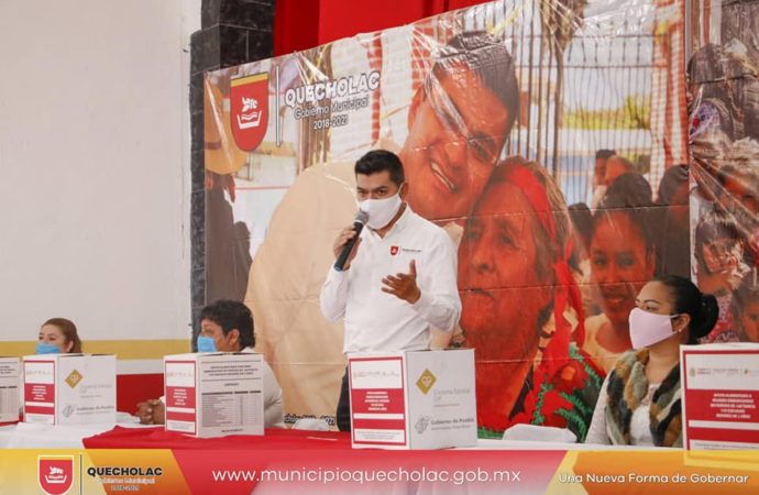 José Alejandro Martínez Fuentes entrega 4287 Despensas para mujeres embarazadas.