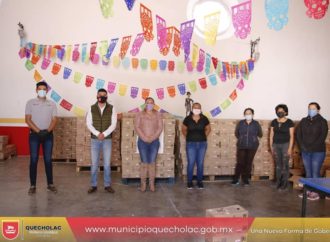 José Alejandro Martínez Fuentes entrega 162,825 brit’s de Desayunos escolares para estudiantes.