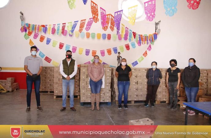 José Alejandro Martínez Fuentes entrega 162,825 brit’s de Desayunos escolares para estudiantes.