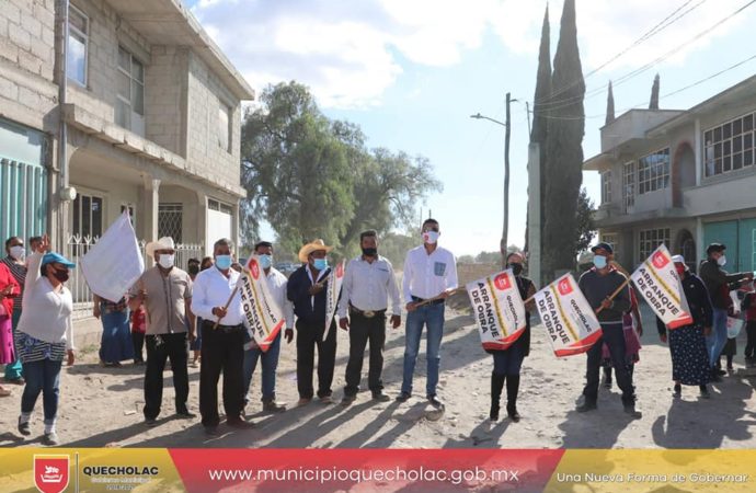 José Alejandro Martínez Fuentes da banderazo de Arranque de obra en San Simón de Bravo por Balastro.