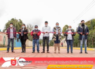 Martínez Fuentes entrega obra en Coscomaya por más de novecientos mil pesos.