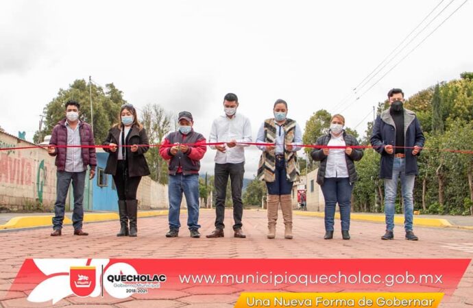 Martínez Fuentes entrega obra en Coscomaya por más de novecientos mil pesos.