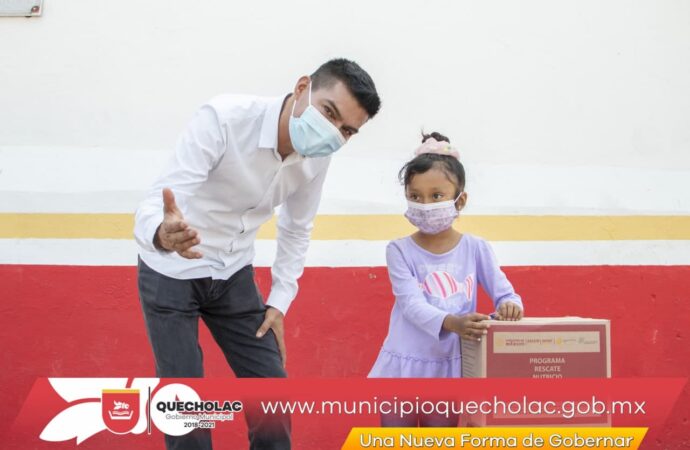 Entrega Alejandro Martínez más de dos mil Despensas en Quecholac.