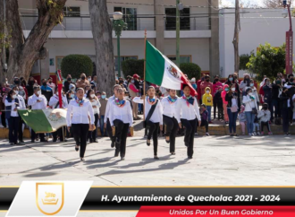 Desfile cívico en conmemoración de la revolución mexicana
